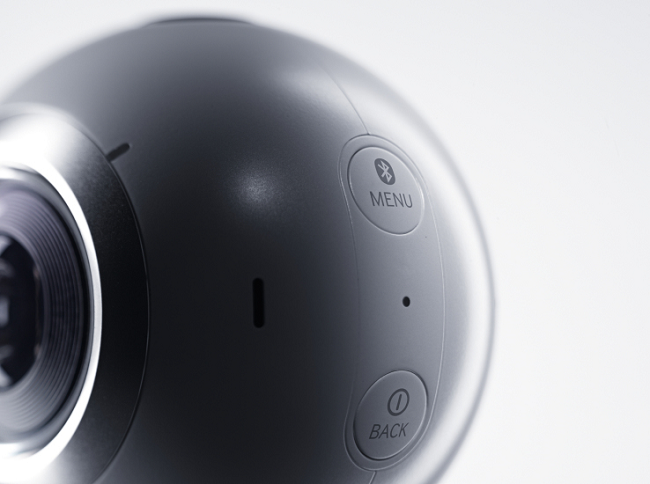 камера виртуальной реальности Samsung Gear 360
