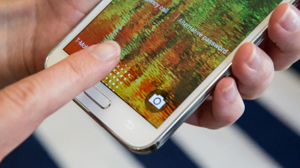 Сканеры отпечатков пальцев в смартфонах можно взломать в домашних условиях