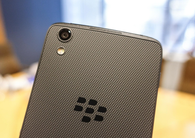 Предварительный обзор смартфона BlackBerry DTEK50